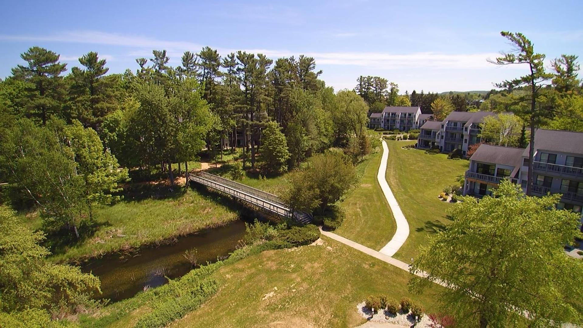 Beautiful Lake View Studio Condo At The Shores Traverse City Buitenkant foto